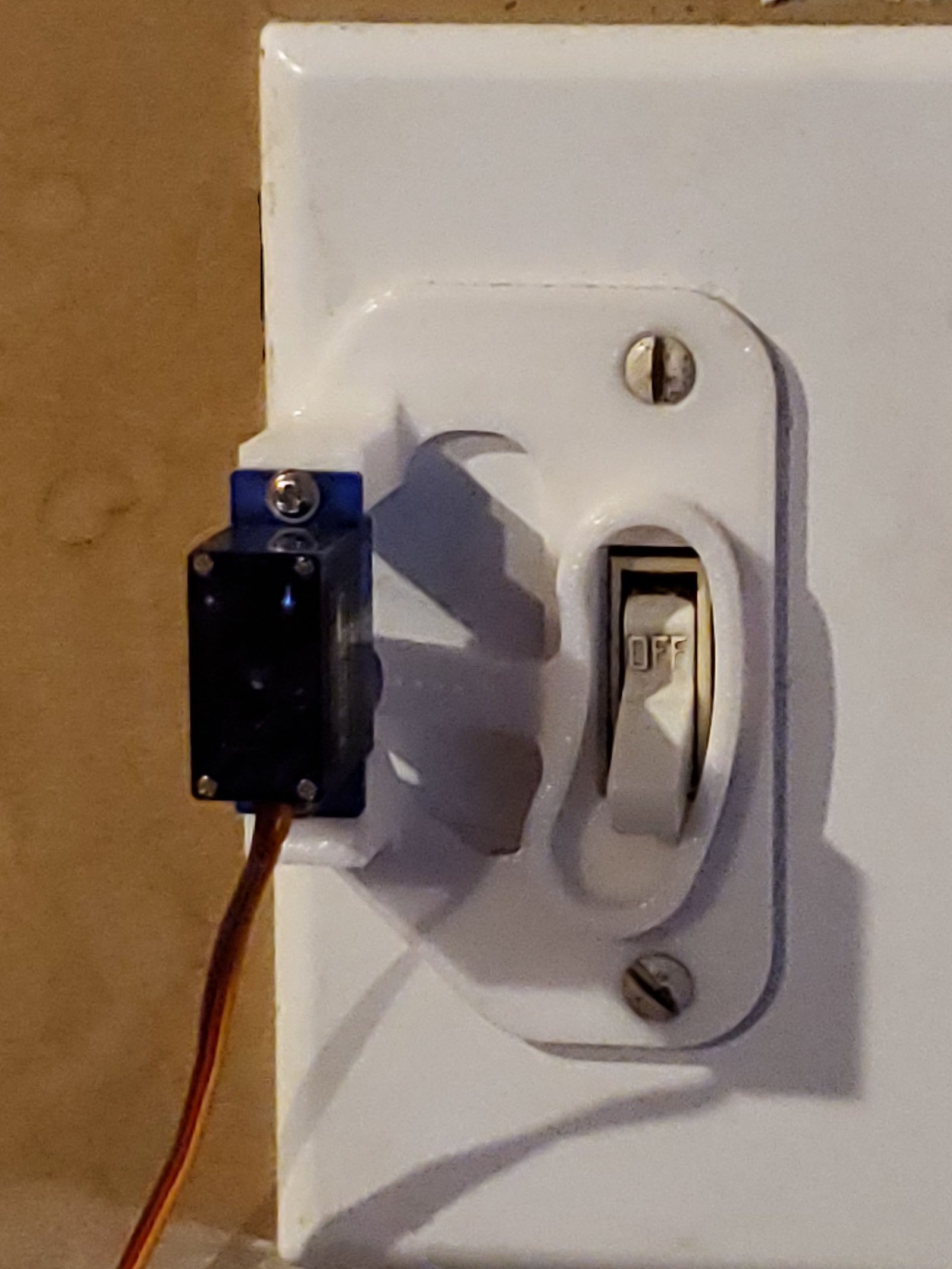 Light Switch Servo